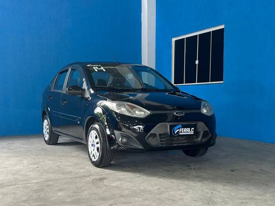 FORD FIESTA 1.6 ROCAM SEDAN 8V FLEX 4P MANUAL FORD FIESTA 1.6 ROCAM SEDAN 8V FLEX 4P MANUAL